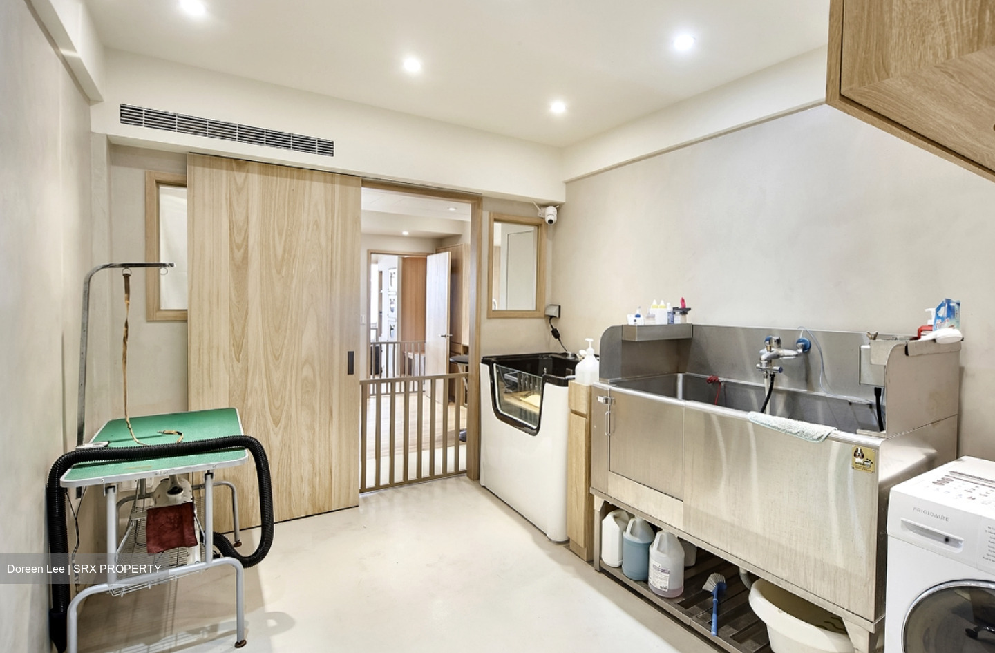 Yio Chu Kang Road (D19), Retail #636166711